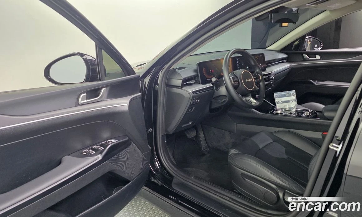 Kia K5 2.0 Prestige, снимка 13 - Автомобили и джипове - 56157288
