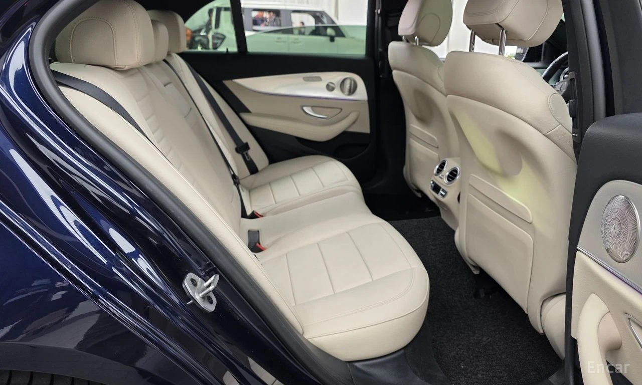 Mercedes-Benz E 350 4MATIC* BURMESTER* ОБДУХВАНЕ* ХЕДЪП* 360КАМЕРА* , снимка 15 - Автомобили и джипове - 56193772