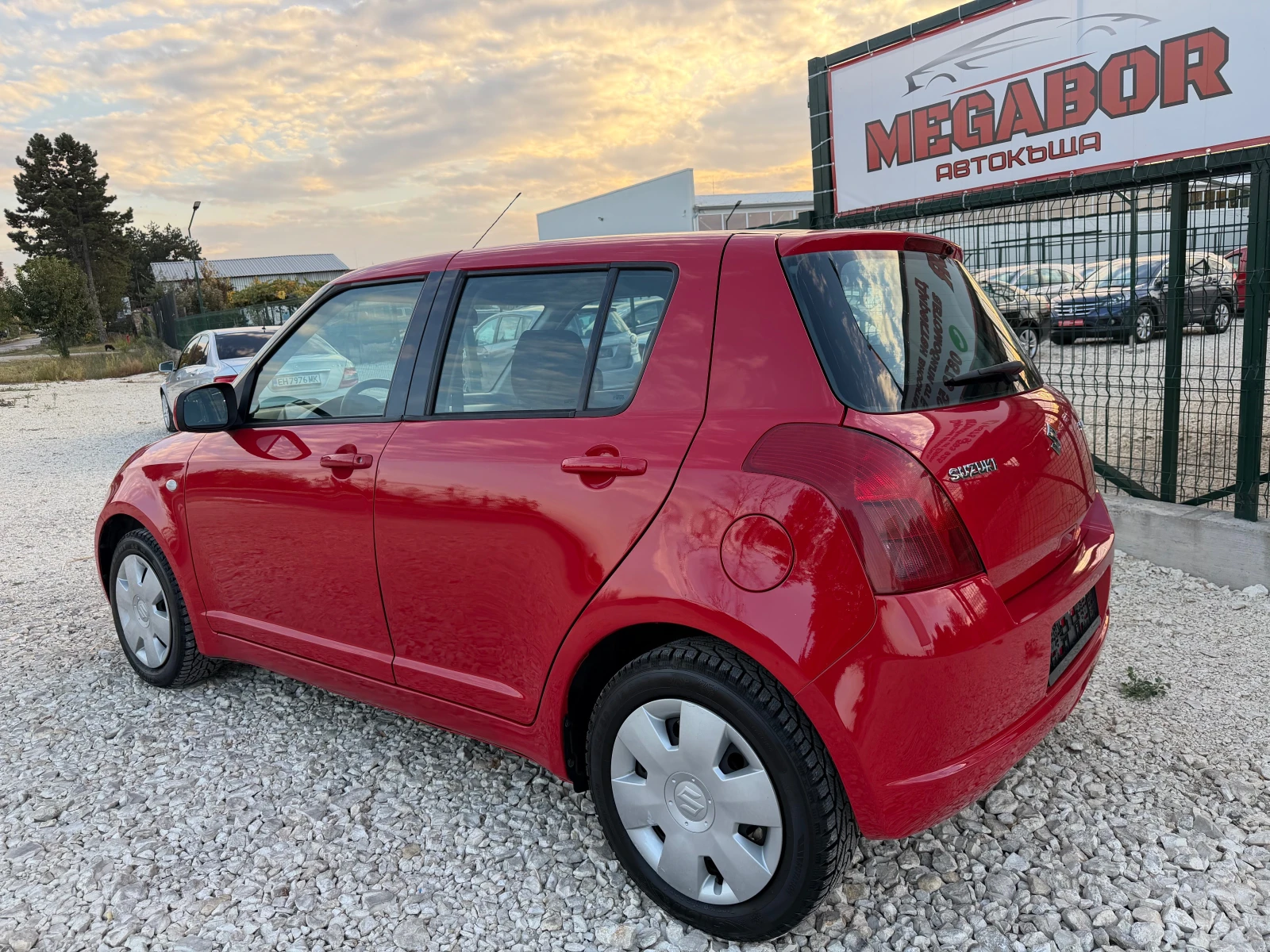 Suzuki Swift 1.3i 16v-Klima/5 vrati | Mobile.bg � ����������� 4