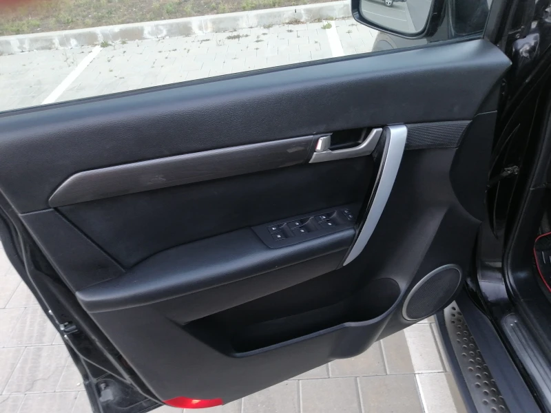 Chevrolet Captiva 2.0 CRDi, снимка 10 - Автомобили и джипове - 51762037