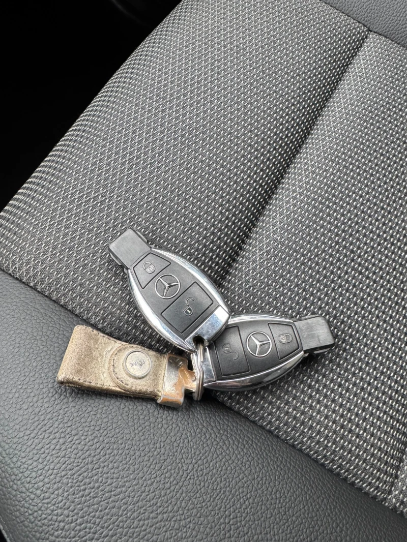 Mercedes-Benz GLK 220CDI :: 4MATIC :: LED :: F1 :: NAVI, снимка 16 - Автомобили и джипове - 53107939