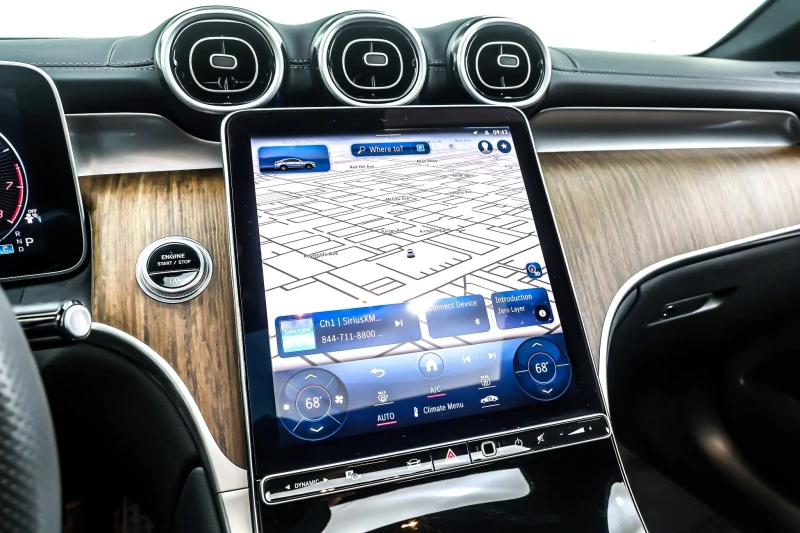 Mercedes-Benz GLC 300 2024| AMG PK| DISTRONIK| PANO| LANE ASSIST| AMBIEN, снимка 12 - Автомобили и джипове - 53189342