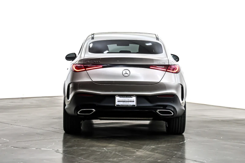 Mercedes-Benz GLC 300 2024| AMG PK| DISTRONIK| PANO| LANE ASSIST| AMBIEN, снимка 4 - Автомобили и джипове - 53189342