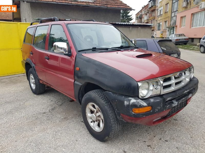 Nissan Terrano 2.4i-124.ks 3+БРОЯ, снимка 2 - Автомобили и джипове - 49478368