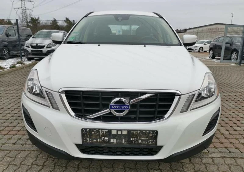 Volvo XC60 2.4 D  AWD   САМО НА ЧАСТИ , снимка 2 - Автомобили и джипове - 46033232