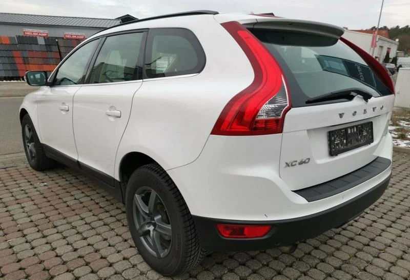 Volvo XC60 2.4 D  AWD   САМО НА ЧАСТИ , снимка 5 - Автомобили и джипове - 46033232