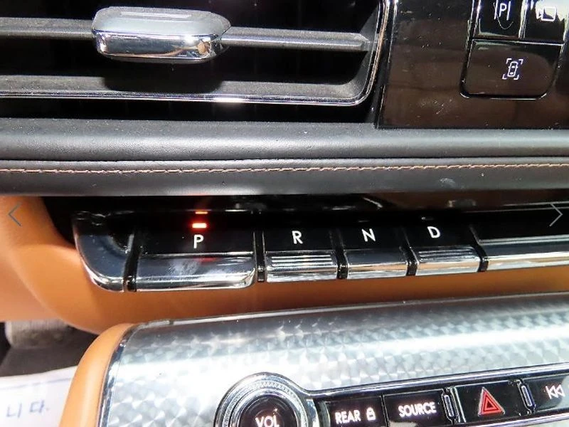 Lincoln Aviator 3.0 Automatic КРАЙНА ЦЕНА: 25389 EUR !!!РЕАЛНА КРА, снимка 11 - Автомобили и джипове - 55968521
