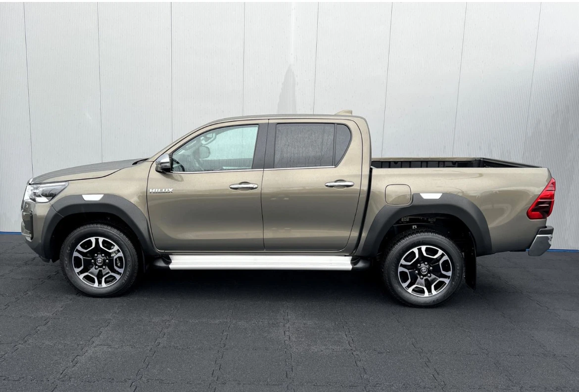 Toyota Hilux 2.8 D4D 4x4 Executive теглич LED НОВ Гаранция - изображение 6