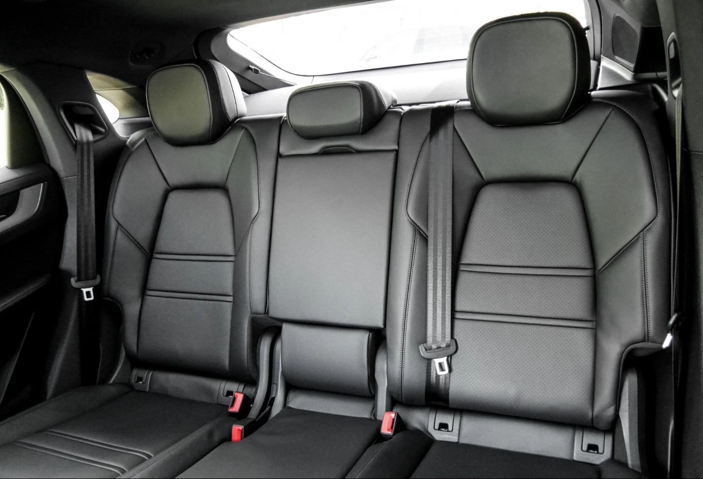 Porsche Cayenne Coupe BOSE - изображение 7