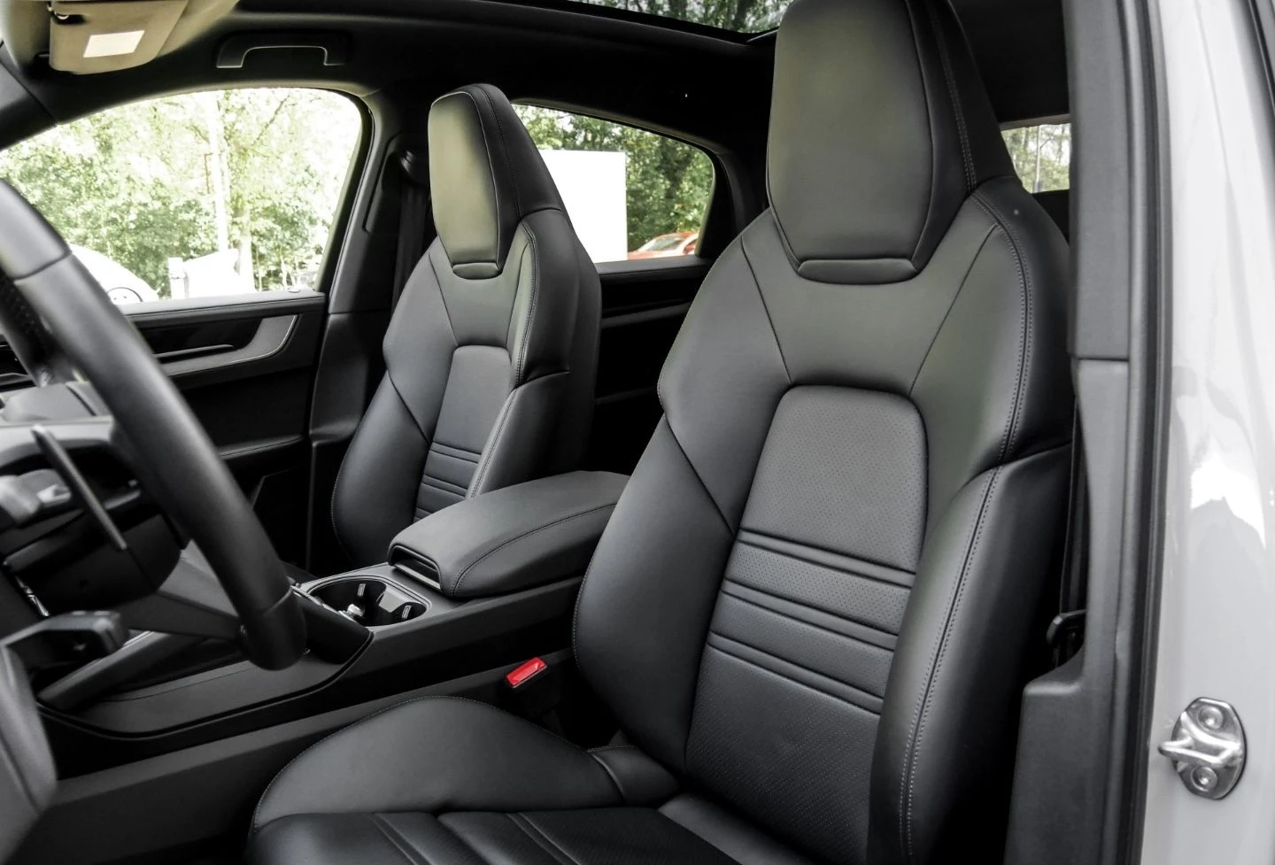 Porsche Cayenne Coupe BOSE - изображение 6