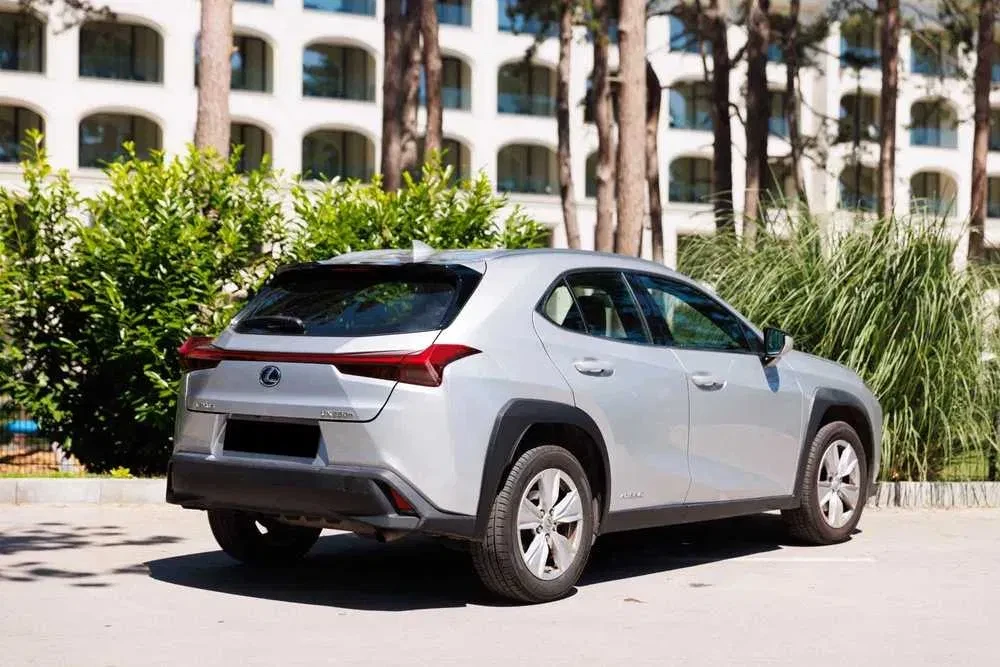 Lexus UX UX 250 H, снимка 5 - Автомобили и джипове - 55557058