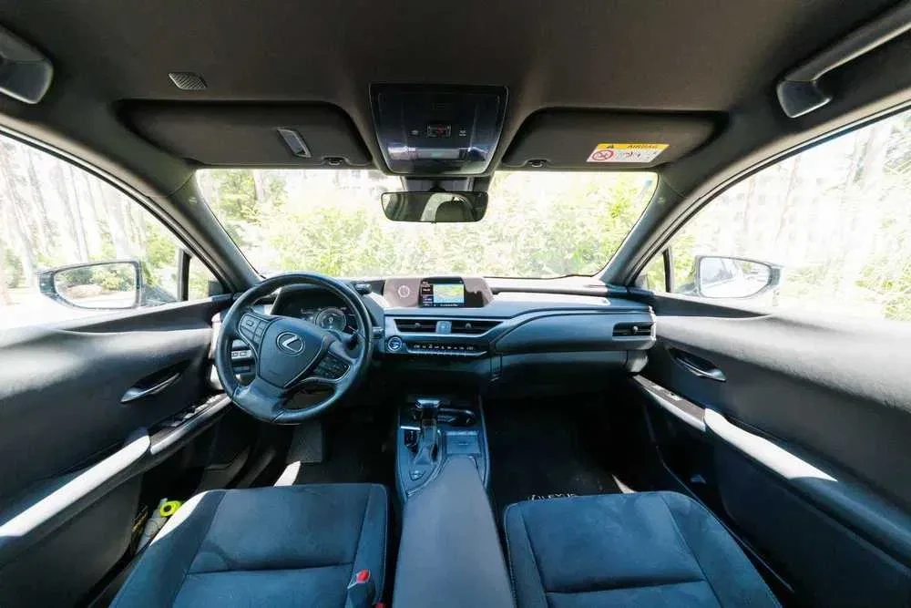 Lexus UX UX 250 H, снимка 8 - Автомобили и джипове - 55557058