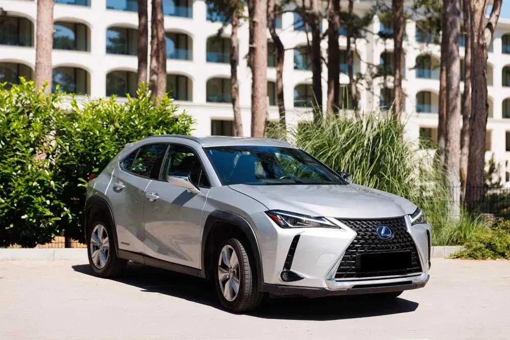 Lexus UX UX 250 H, снимка 4 - Автомобили и джипове - 55557058