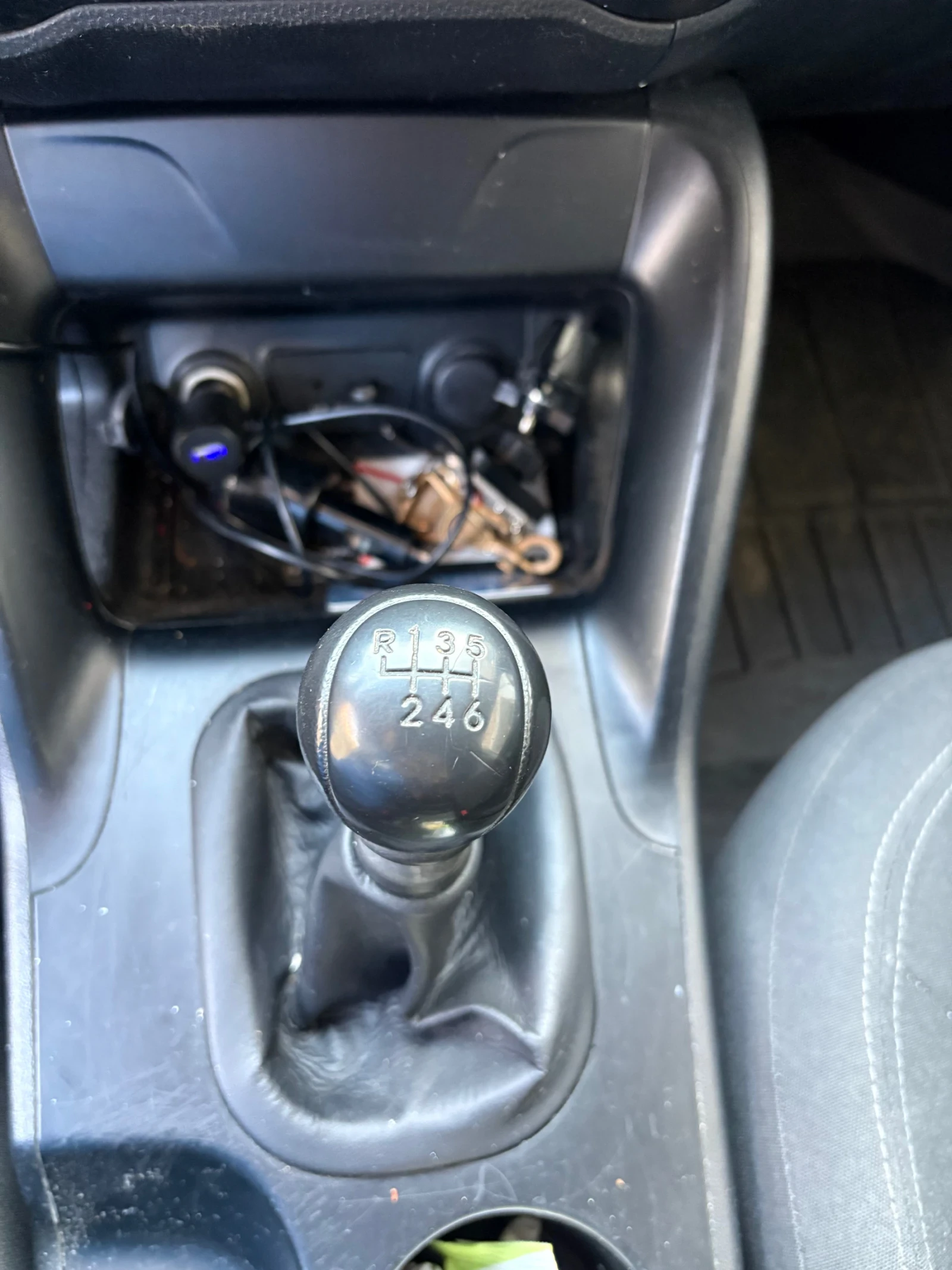 Hyundai IX35, снимка 6 - Автомобили и джипове - 54272201