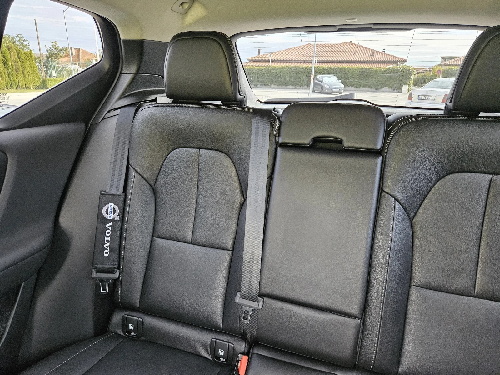Volvo XC40 INSCRIPTION D4, снимка 10 - Автомобили и джипове - 56182359
