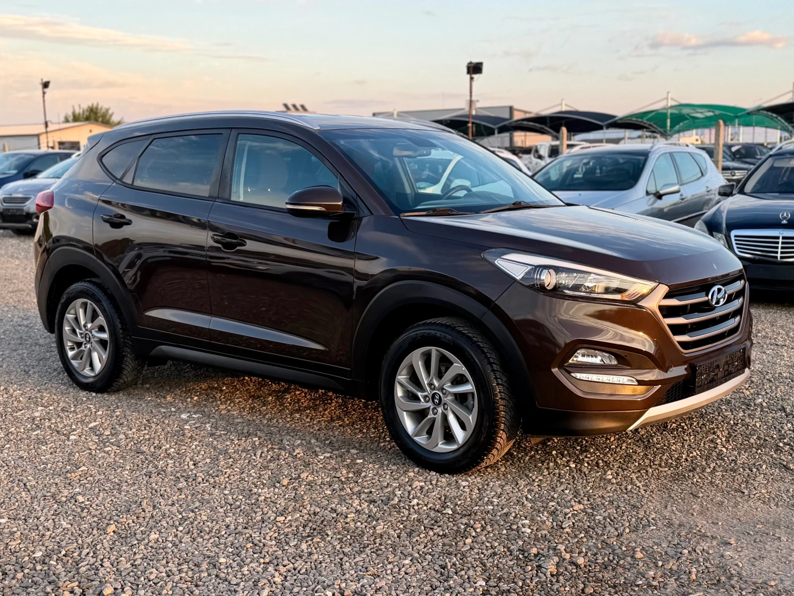 Hyundai Tucson 1.7CRDI* НАВИГАЦИЯ* КАМЕРА* ЛИЗИНГ * , снимка 3 - Автомобили и джипове - 56262332