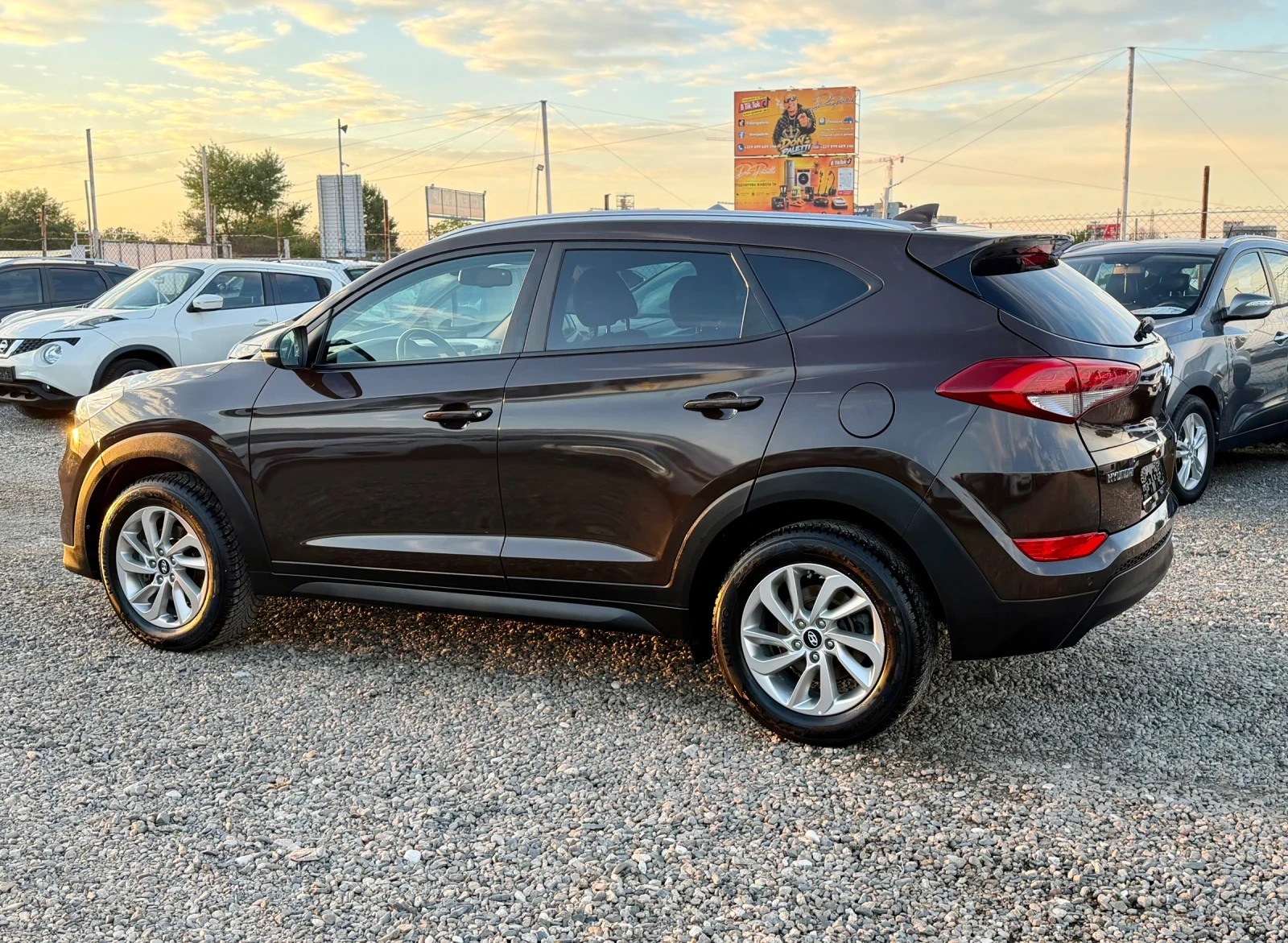 Hyundai Tucson 1.7CRDI* НАВИГАЦИЯ* КАМЕРА* ЛИЗИНГ * , снимка 6 - Автомобили и джипове - 56262332
