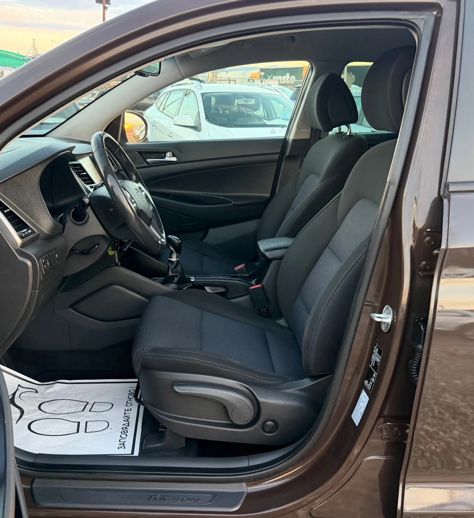 Hyundai Tucson 1.7CRDI* НАВИГАЦИЯ* КАМЕРА* ЛИЗИНГ * , снимка 12 - Автомобили и джипове - 56262332