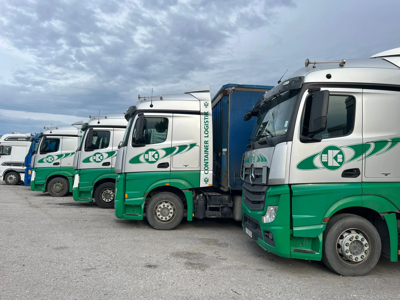 Mercedes-Benz Actros, снимка 2 - Камиони - 54990671