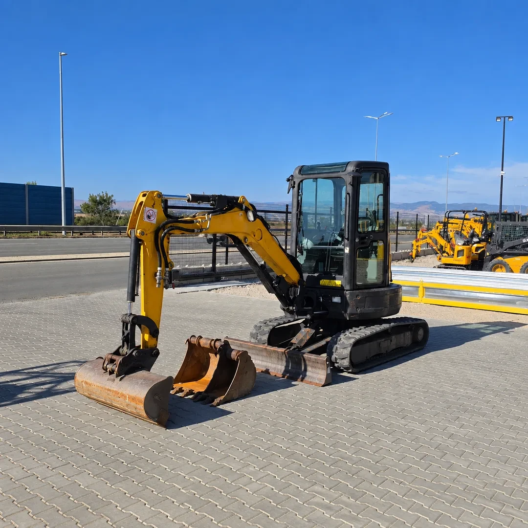 Багер Bobcat E26