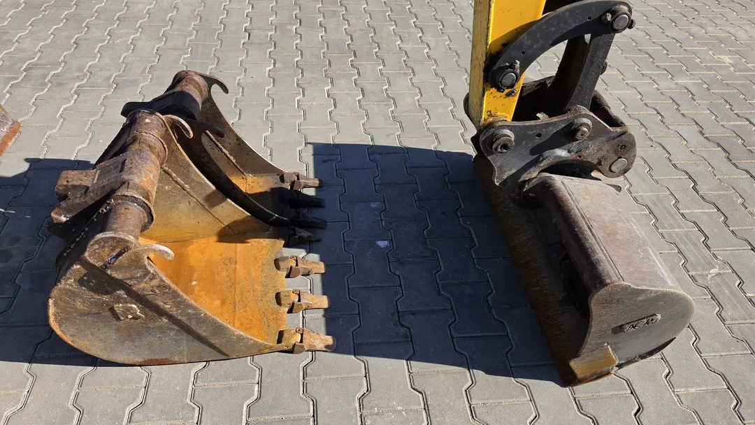 ����� Bobcat E26 | Mobile.bg � ����������� 15