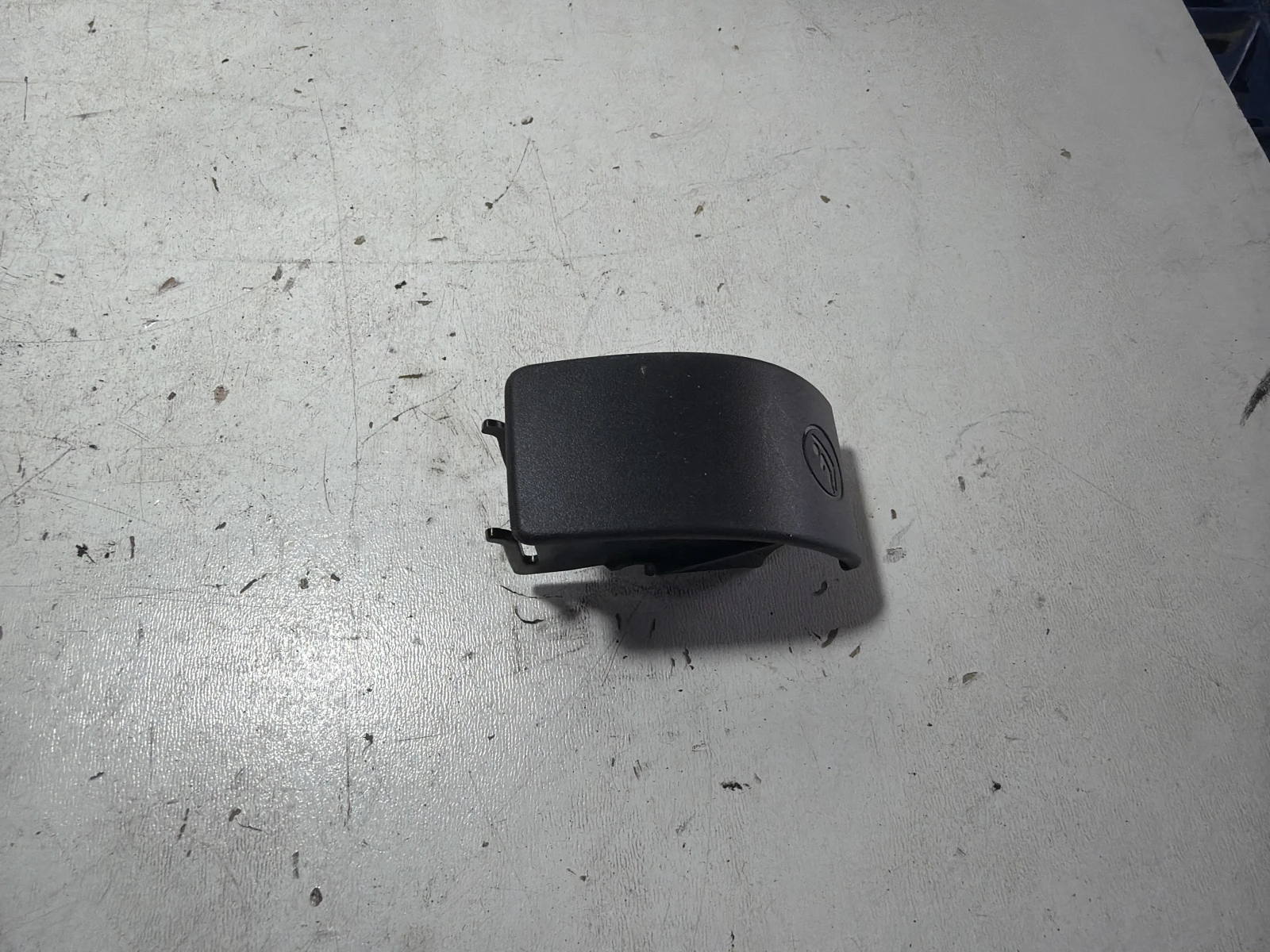капачка ISOFIX  5E0887187A Skoda Octavia