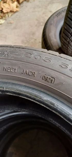 Гуми Зимни 205/55R17, снимка 6