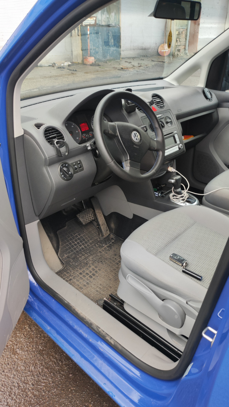 VW Caddy, снимка 9 - Автомобили и джипове - 46254324