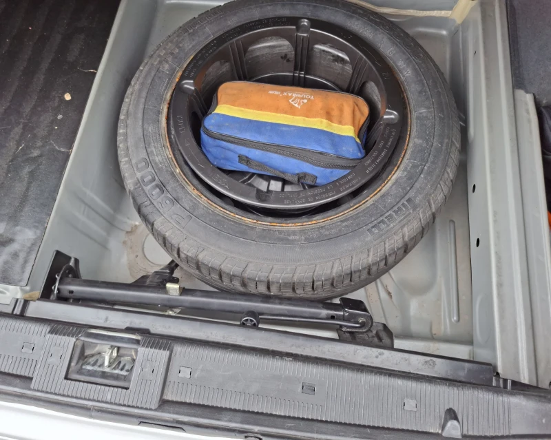 Mercedes-Benz E 320 3.2 CDI, снимка 16 - Автомобили и джипове - 50507772