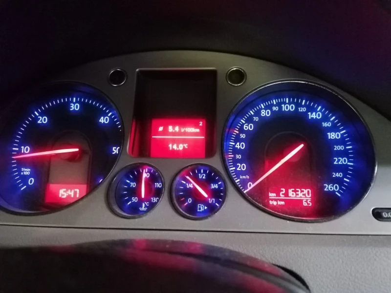 VW Passat 2.0 TDI. , снимка 7 - Автомобили и джипове - 52588402