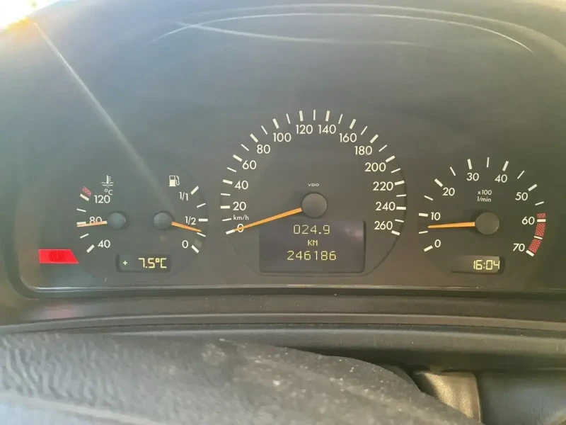 Mercedes-Benz CLK 200 Kompressor, снимка 7 - Автомобили и джипове - 52957270