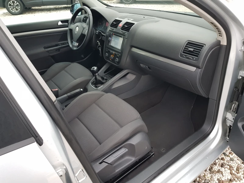 VW Golf LIMITED EDITION 1.9 TDI-105 к.с. 6 скорости ИТАЛИЯ, снимка 10 - Автомобили и джипове - 53371814