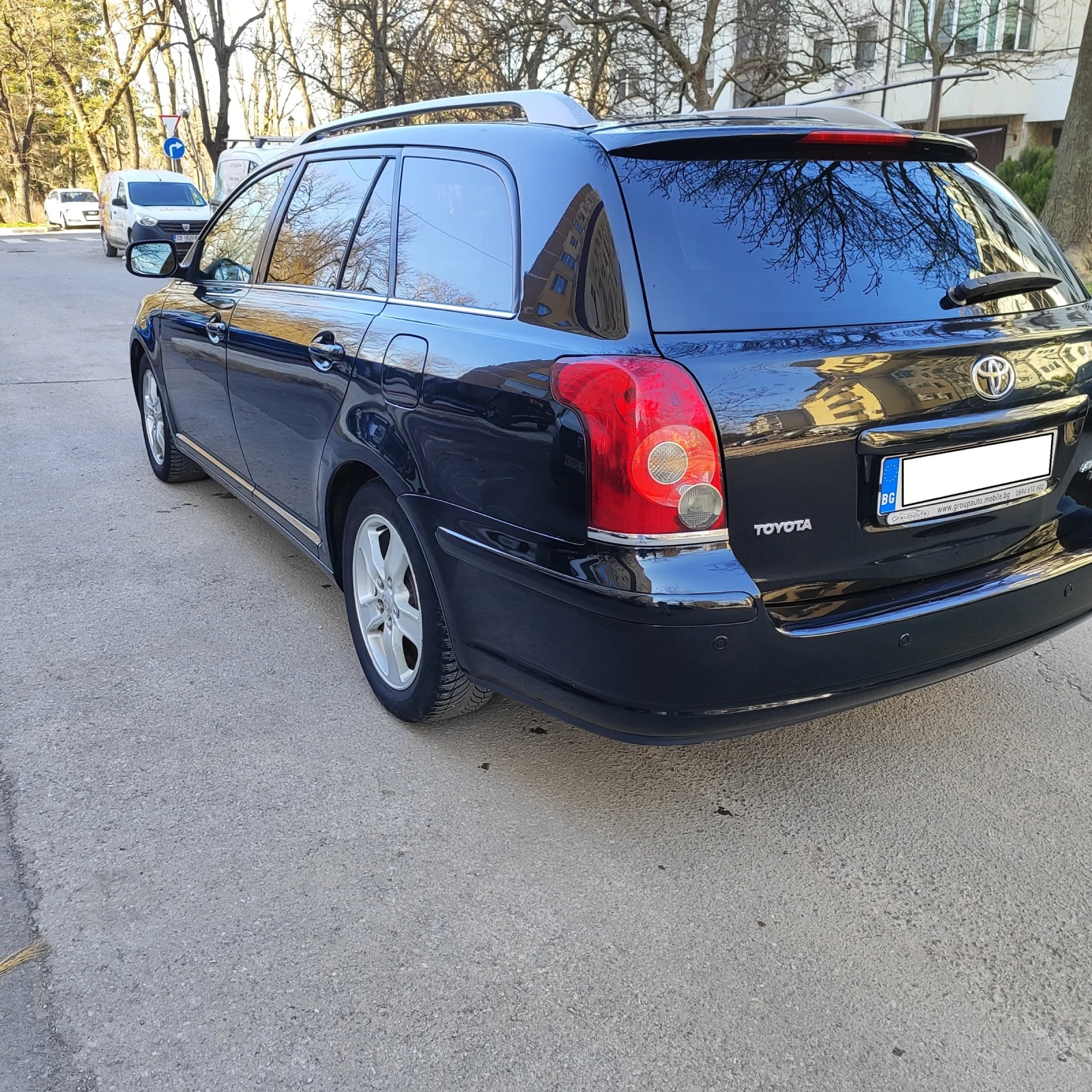 Toyota Avensis 2.2 D-4D - изображение 4