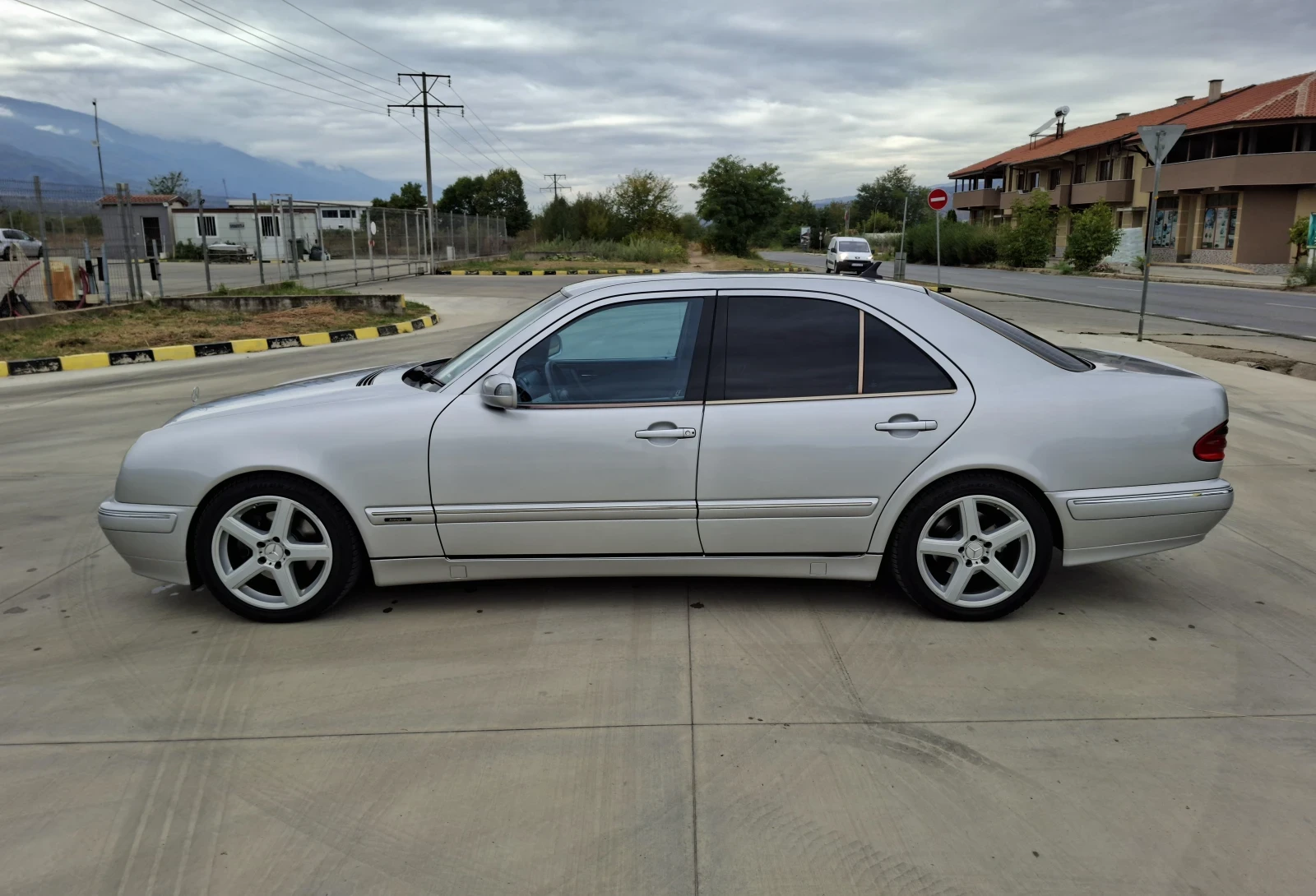 Mercedes-Benz E 320 3.2 CDI - изображение 2