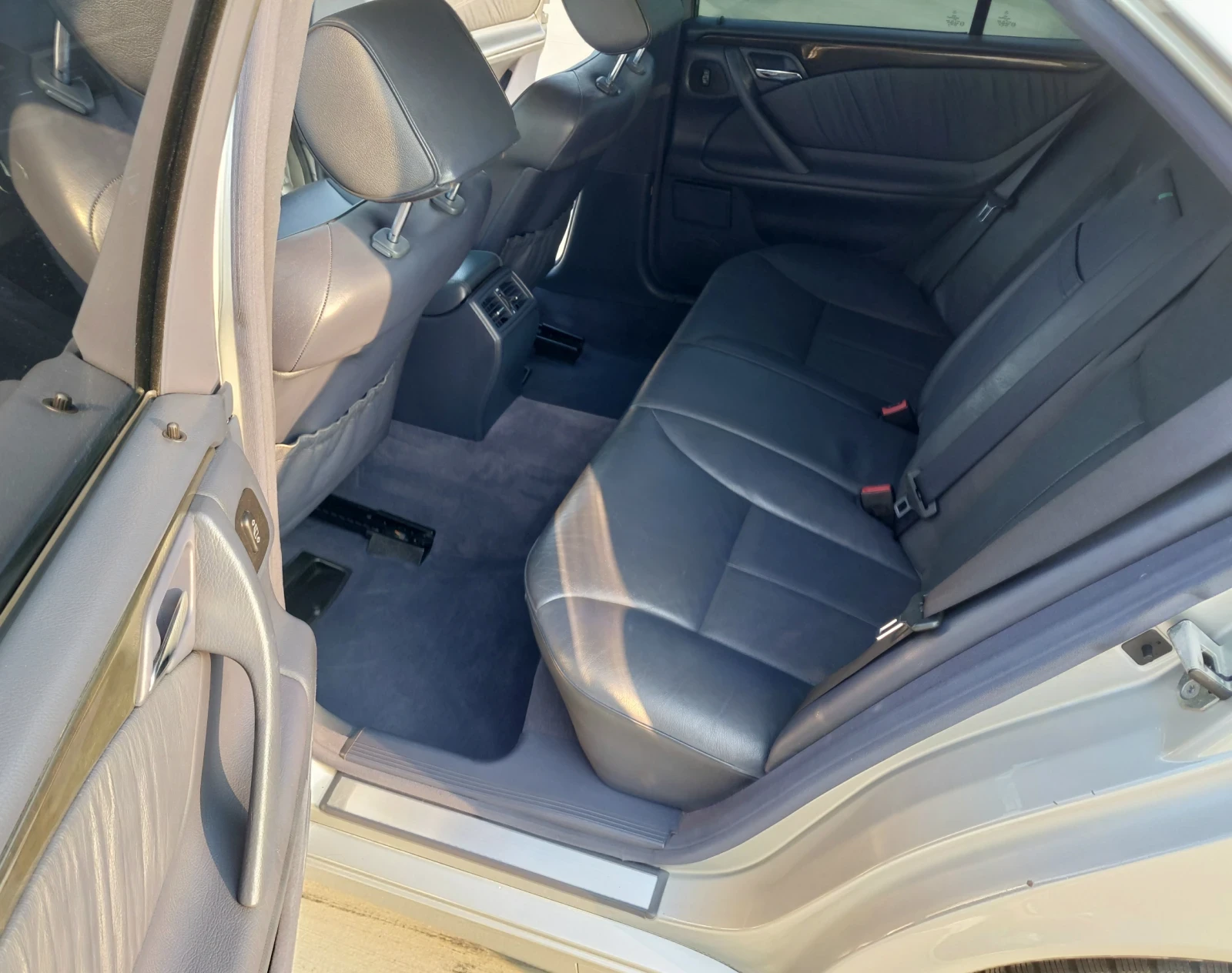Mercedes-Benz E 320 3.2 CDI - изображение 10