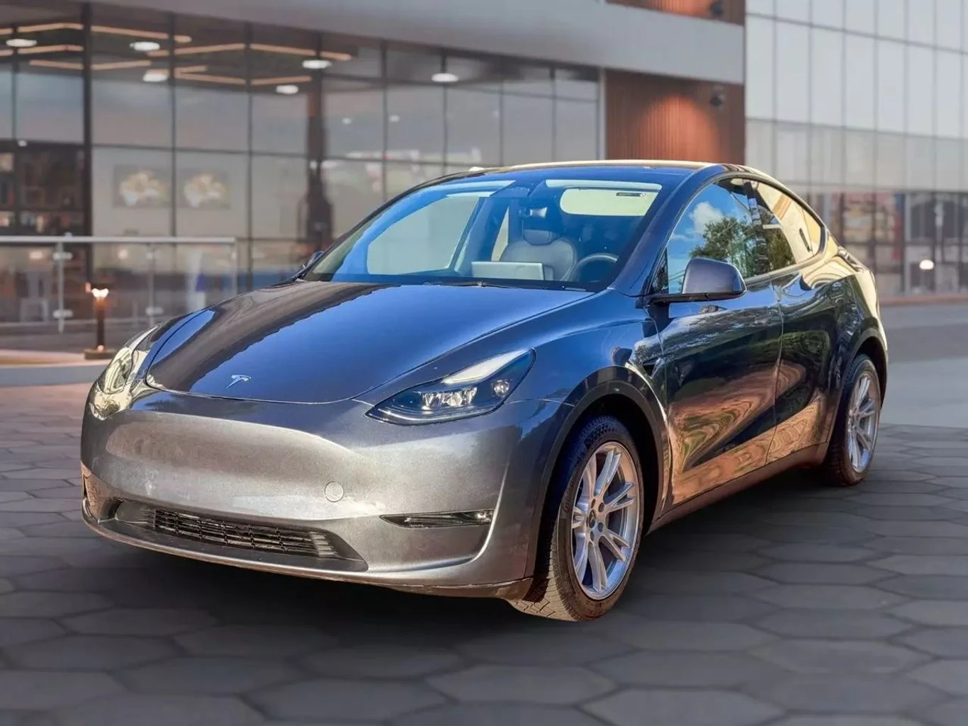 Tesla Model Y LONG RANGE SPORT * ЦЕНА ДО БЪЛГАРИЯ * (CARFAX) - изображение 3