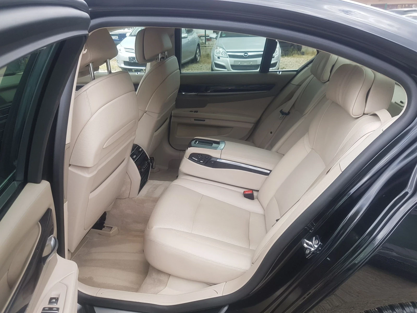 BMW 750 4.4i 408 kc. | Mobile.bg   13