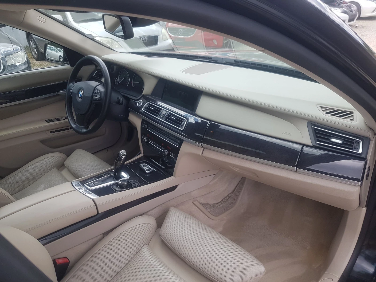BMW 750 4.4i 408 kc. - изображение 10