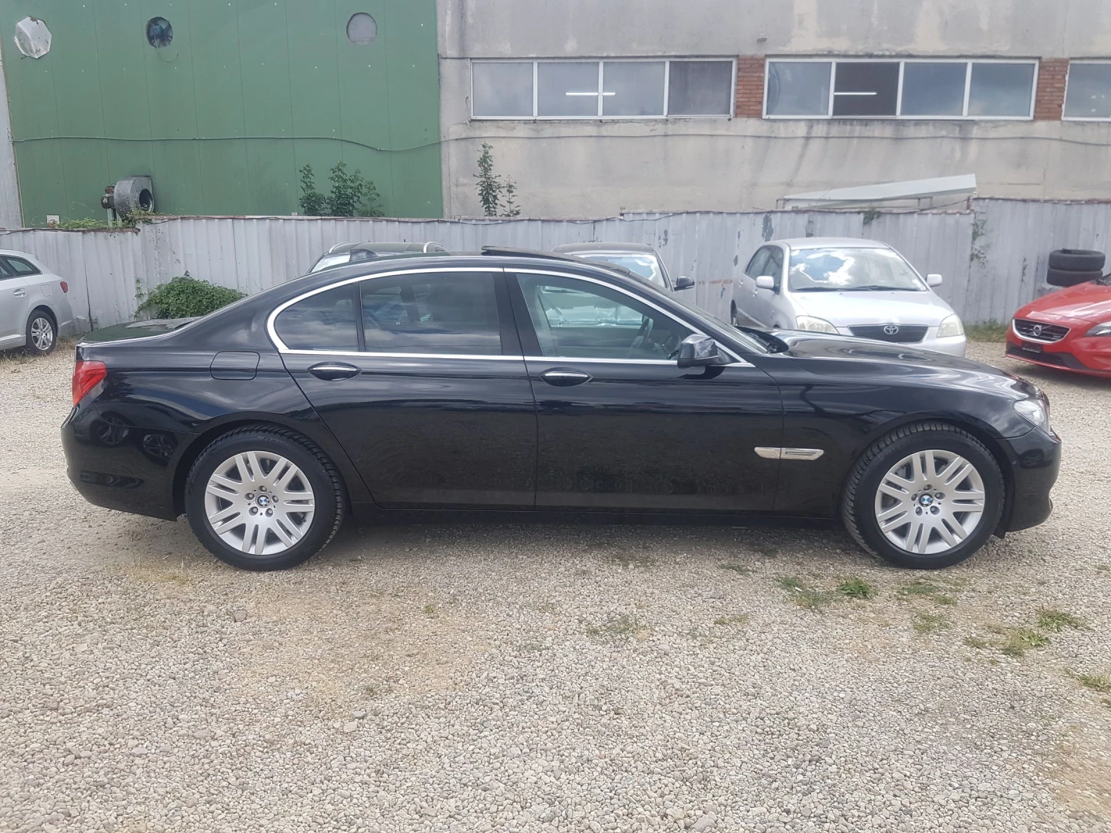 BMW 750 4.4i 408 kc. - изображение 8