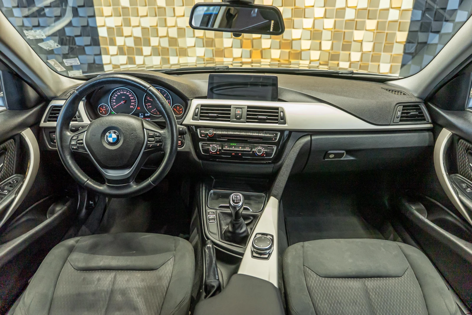 BMW 318 d, снимка 9 - Автомобили и джипове - 53800325