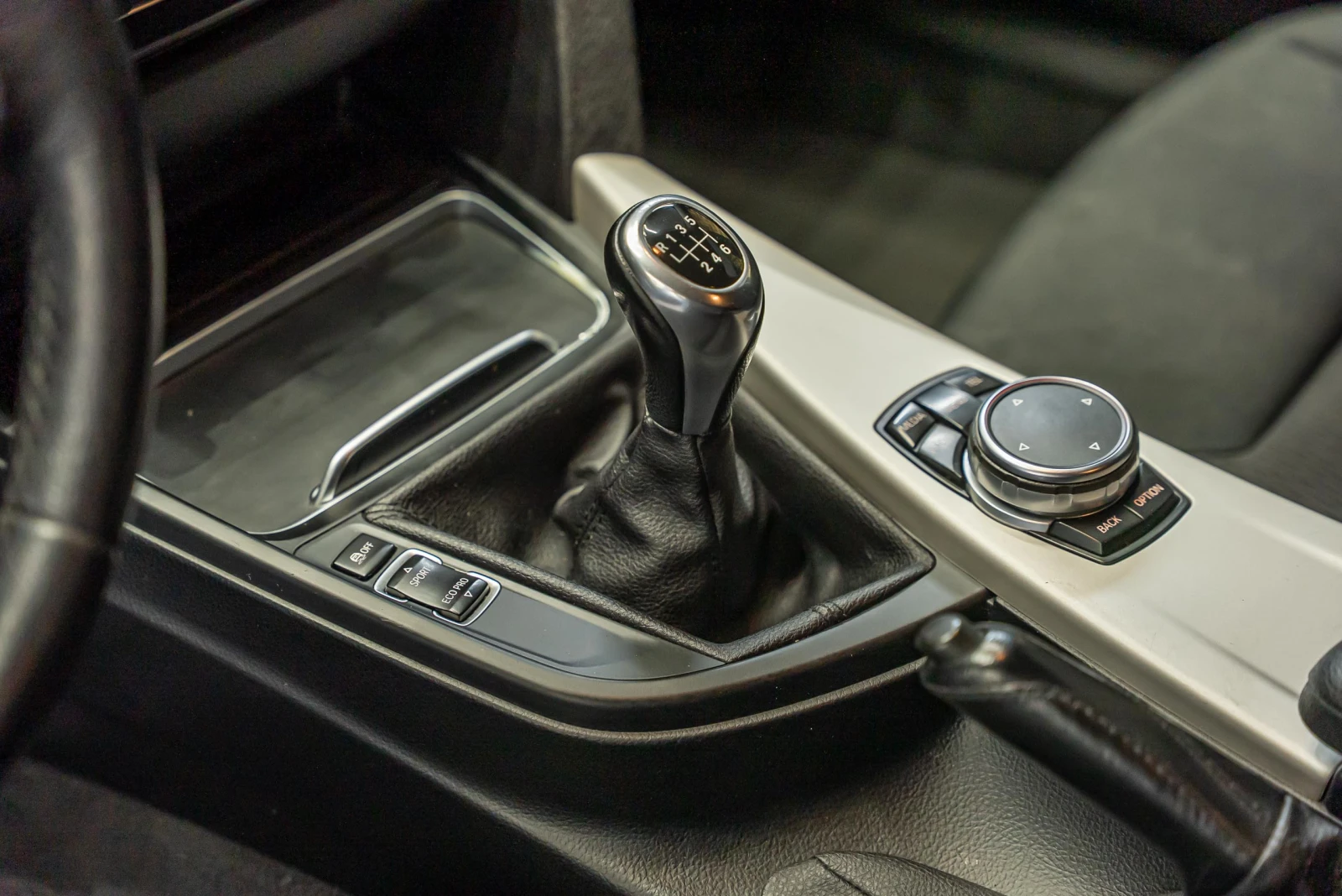 BMW 318 d, снимка 12 - Автомобили и джипове - 53800325