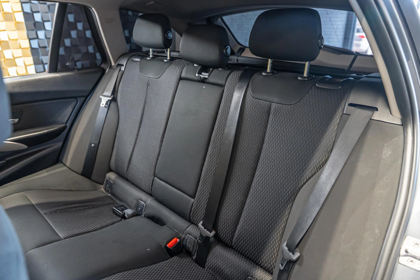 BMW 318 d, снимка 16 - Автомобили и джипове - 53800325