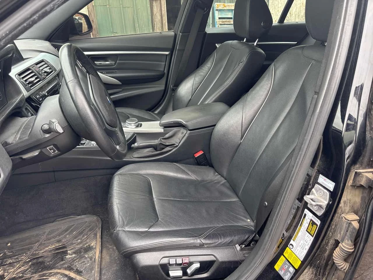 BMW 330 330e /CARFAX/Панорама/Подгрев/2 Ключа/Памет/Клип, снимка 10 - Автомобили и джипове - 53953861