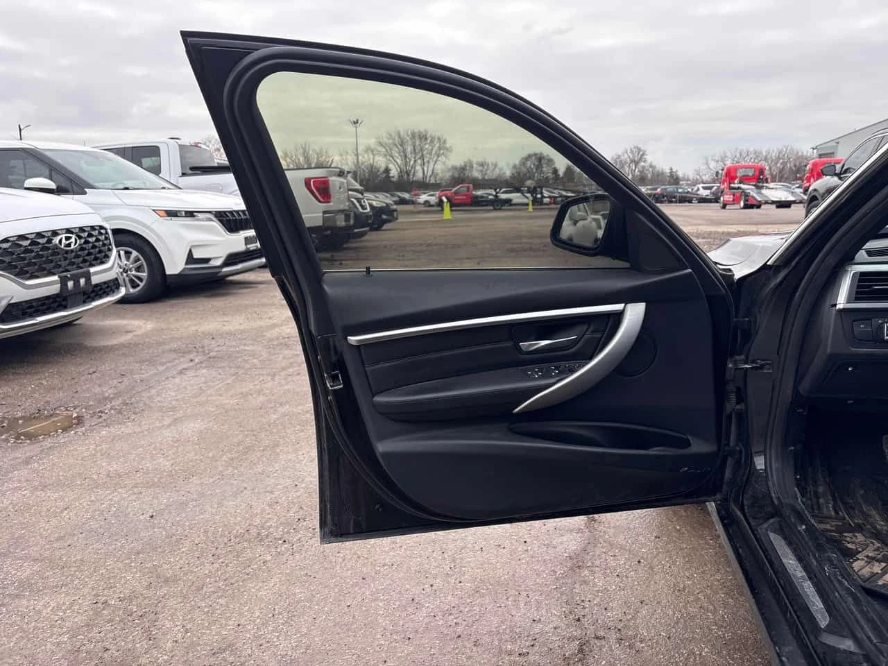 BMW 330 330e /CARFAX/Панорама/Подгрев/2 Ключа/Памет/Клип, снимка 12 - Автомобили и джипове - 53953861