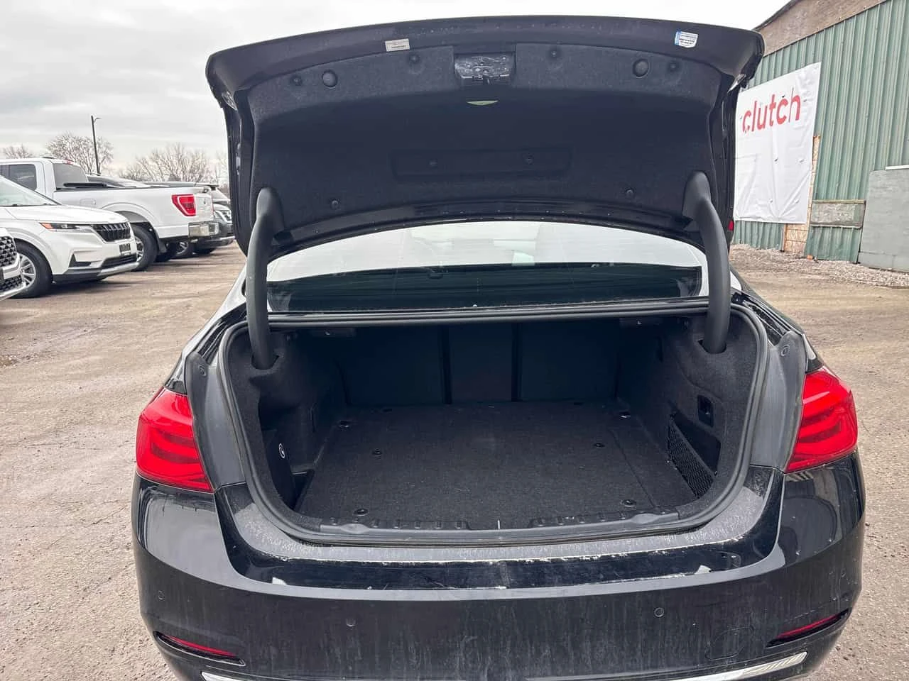 BMW 330 330e /CARFAX/Панорама/Подгрев/2 Ключа/Памет/Клип, снимка 16 - Автомобили и джипове - 53953861