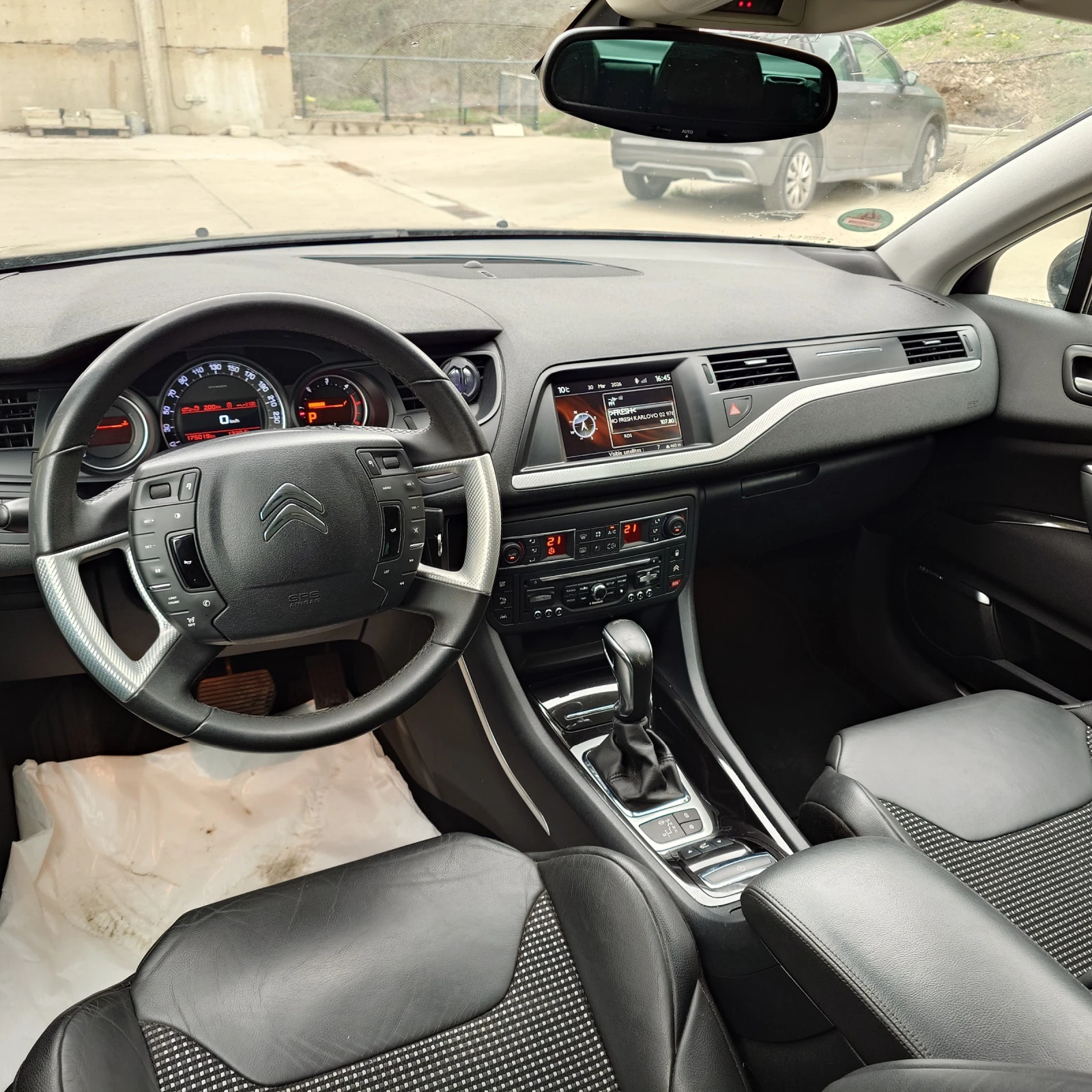 Citroen C5 2.2HDI 204 Facelift, снимка 9 - Автомобили и джипове - 54032267