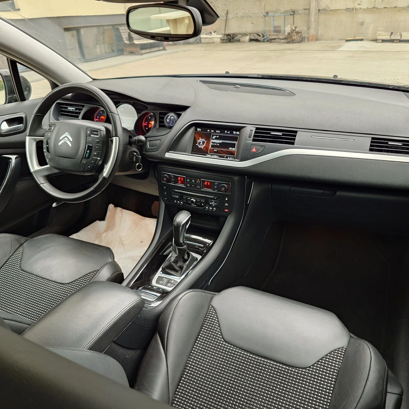 Citroen C5 2.2HDI 204 Facelift, снимка 12 - Автомобили и джипове - 54032267