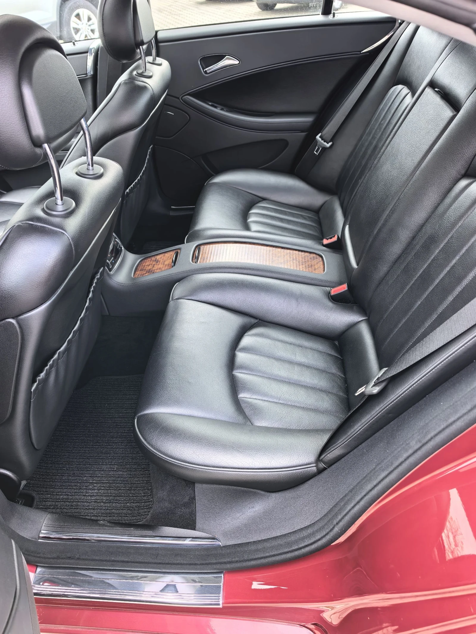 Mercedes-Benz CLS 500 Топ Състояние. Уникат. Топ. , снимка 9 - Автомобили и джипове - 54206602