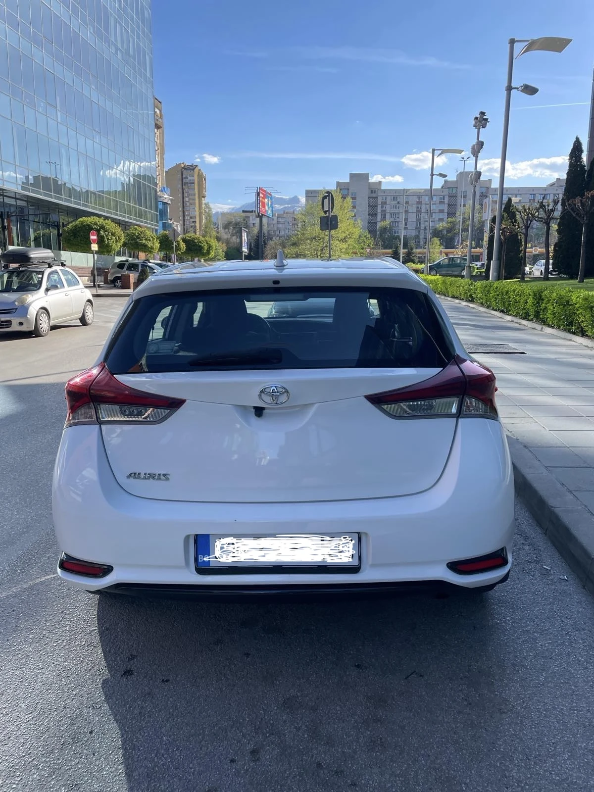 Toyota Auris, снимка 4 - Автомобили и джипове - 54317041