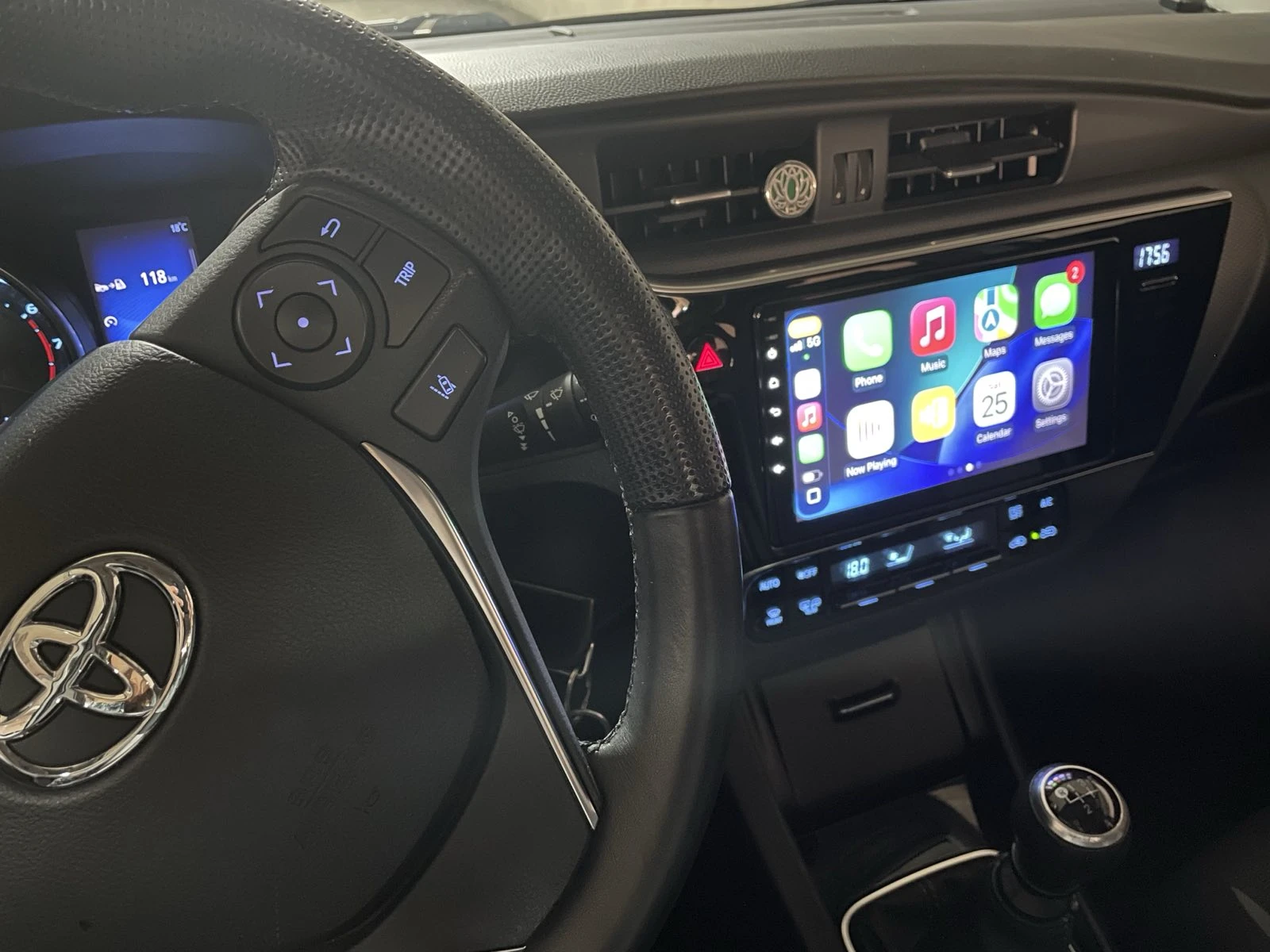 Toyota Auris, снимка 9 - Автомобили и джипове - 54317041